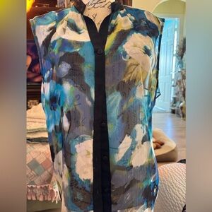 Style and co so cute button down sheer lace back!